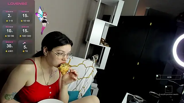 Snapshot of Karina_Kellyy chatting on December 4, 2:32 am Karina Kellyy online show from December 4, 2:32 am