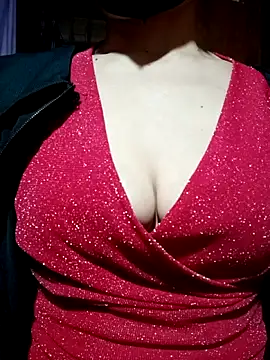 Snapshot of LenaLy2k chatting on November 13, 6:12 am LenaLy2k online show from November 13, 6:12 am