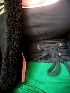 Snapshot of LenaLy2k chatting on December 1, 1:54 am LenaLy2k online show from December 1, 1:54 am