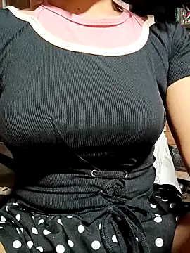 Snapshot of LenaLy2k chatting on December 19, 12:28 am LenaLy2k online show from December 19, 12:28 am