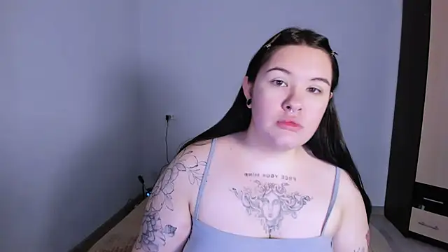 HitoMi2 online show from November 15, 9:06 am