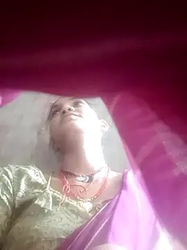 Snapshot of Jooli_cuty chatting on November 6, 4:02 am Jooli cuty online show from November 6, 4:02 am