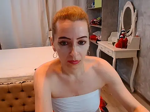 AnneDevrim online show from December 2, 7:14 am