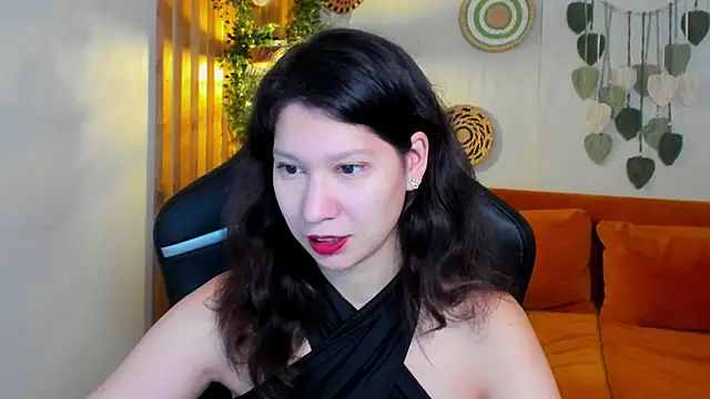 SaraDenars online show from November 5, 5:18 am