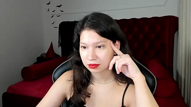 Snapshot of SaraDenars chatting on November 6, 6:36 am SaraDenars online show from November 6, 6:36 am