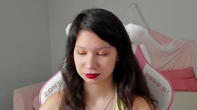 Snapshot of SaraDenars chatting on November 24, 6:24 am SaraDenars online show from November 24, 6:24 am