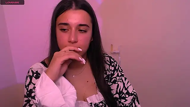 Snapshot of AlinaDoll_ chatting on November 4, 10:14 am AlinaDoll  online show from November 4, 10:14 am