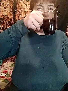 Snapshot of MyHoneyKira chatting on November 15, 9:39 am MyHoneyKira online show from November 15, 9:39 am