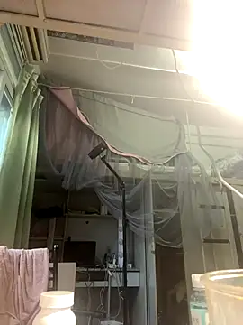 Snapshot of 99EE-yy chatting on November 24, 8:36 am 99EE-yy online show from November 24, 8:36 am