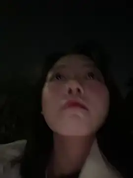 Snapshot of 99EE-yy chatting on December 15, 10:52 am 99EE-yy online show from December 15, 10:52 am