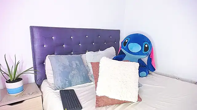 Snapshot of BryanaSmiths chatting on December 17, 2:50 am BryanaSmiths online show from December 17, 2:50 am