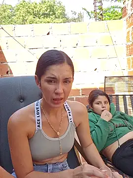 Snapshot of lil_misty chatting on December 21, 7:32 pm lil misty online show from December 21, 7:32 pm