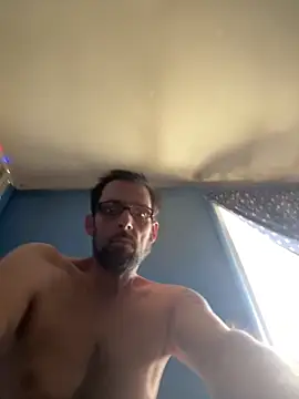 Snapshot of biggdaddyandqueenn chatting on November 29, 5:27 pm biggdaddyandqueenn online show from November 29, 5:27 pm