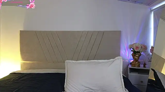 Snapshot of NatashaBlade_ chatting on December 17, 12:00 pm NatashaBlade online show from December 17, 12:00 pm