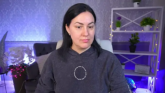 VelvetLuck online show from March 6, 1:40 pm