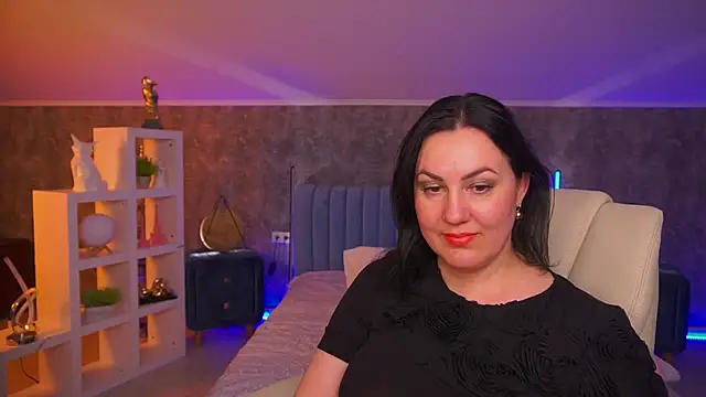 VelvetLuck online show from May 2, 1:32 am