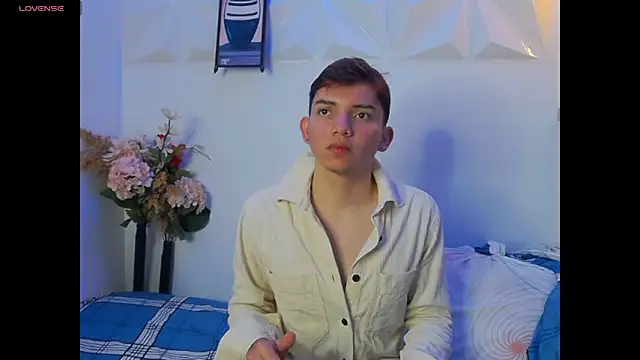 Oliver paris online show from December 3, 4:09 am