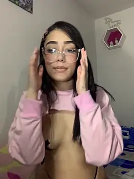 Snapshot of khoral2 chatting on November 4, 12:32 am khoral2 online show from November 4, 12:32 am