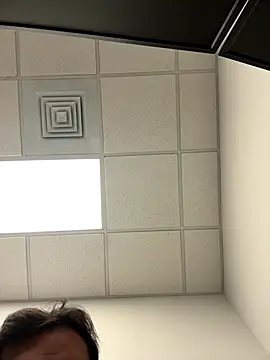 Snapshot of gino32582 chatting on November 3, 7:37 pm gino32582 online show from November 3, 7:37 pm