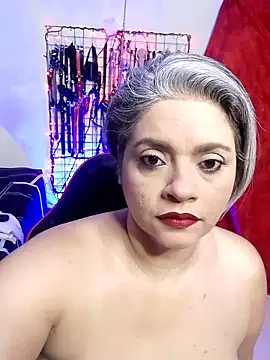 Snapshot of sexysubMila chatting on December 4, 12:14 pm sexysubMila online show from December 4, 12:14 pm