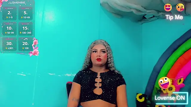 Snapshot of Alice_brandom chatting on December 13, 7:53 pm Alice brandom online show from December 13, 7:53 pm