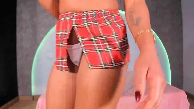 Shanelsmith online show from February 12, 10:05 pm