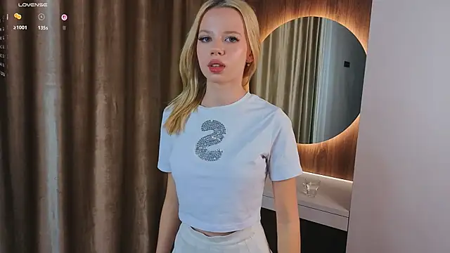 DorisCandelario online show from December 1, 3:06 pm