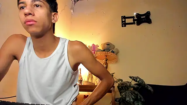 lucian davii online show from December 5, 2:36 pm