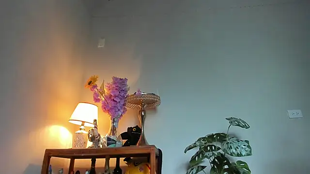 Snapshot of lucian_davii chatting on May 14, 12:34 pm lucian davii online show from May 14, 12:34 pm