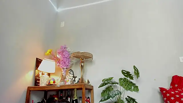 Snapshot of lucian_davii chatting on July 28, 4:39 pm lucian davii online show from July 28, 4:39 pm