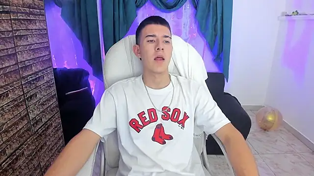 Aleck Boy online show from November 13, 7:24 pm