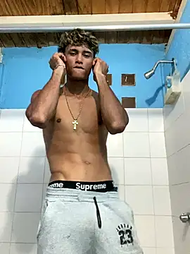 Snapshot of meliodas_23cm chatting on December 19, 3:13 am meliodas 23cm online show from December 19, 3:13 am