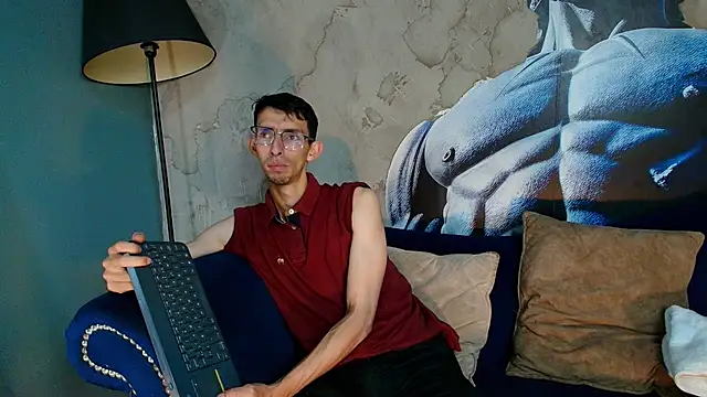 Snapshot of ZyroNight chatting on November 19, 7:36 pm ZyroNight online show from November 19, 7:36 pm