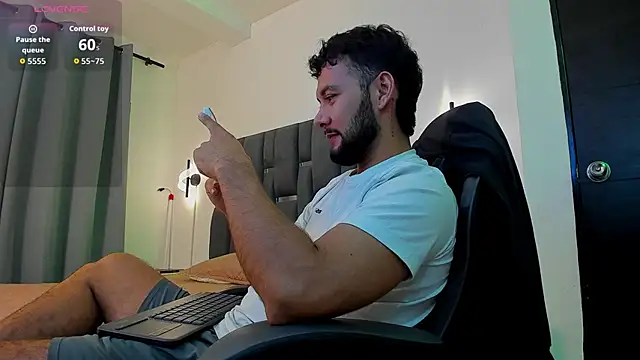 Snapshot of noah_corvelle chatting on November 20, 6:24 am noah corvelle online show from November 20, 6:24 am