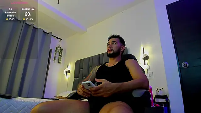 Snapshot of noah_corvelle chatting on November 25, 1:49 am noah corvelle online show from November 25, 1:49 am