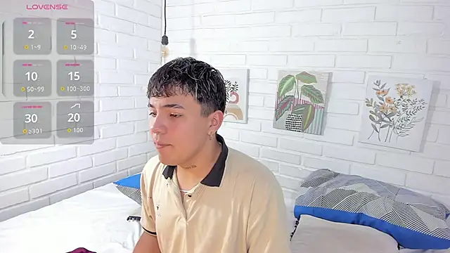 Snapshot of Sweet_Dust chatting on December 4, 11:41 am Sweet Dust online show from December 4, 11:41 am