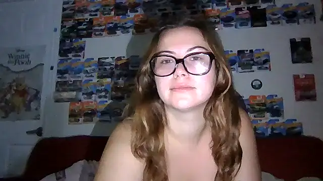 FreakyDreama online show from November 4, 11:59 pm