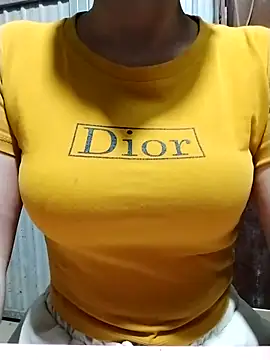 Snapshot of Niramiu chatting on November 22, 1:21 pm Niramiu online show from November 22, 1:21 pm