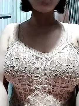 Snapshot of Niramiu chatting on December 19, 4:19 am Niramiu online show from December 19, 4:19 am