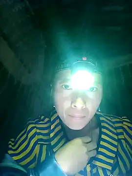 Snapshot of oanh-oanhbay chatting on November 20, 12:05 pm oanh-oanhbay online show from November 20, 12:05 pm