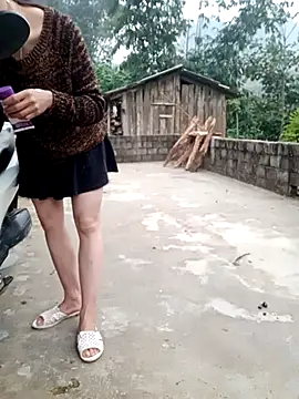 Snapshot of oanh-oanhbay chatting on December 16, 12:15 am oanh-oanhbay online show from December 16, 12:15 am