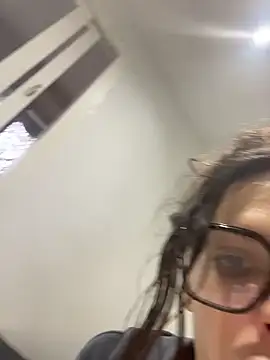 zowi101 online show from December 15, 3:38 pm