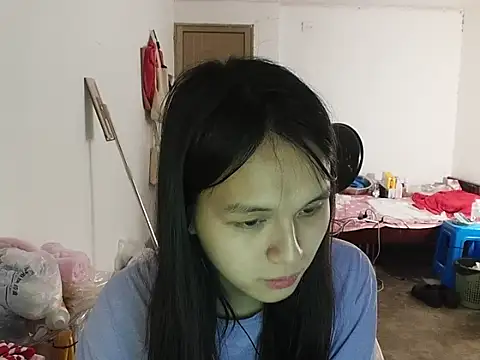 Snapshot of RebelAura chatting on May 9, 6:35 pm RebelAura online show from May 9, 6:35 pm