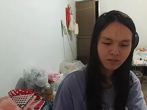 Snapshot of RebelAura chatting on June 15, 4:31 pm RebelAura online show from June 15, 4:31 pm