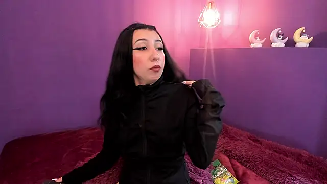 Isabella Crofts online show from February 26, 3:05 am