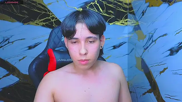 Suarezz10  online show from November 15, 1:36 am