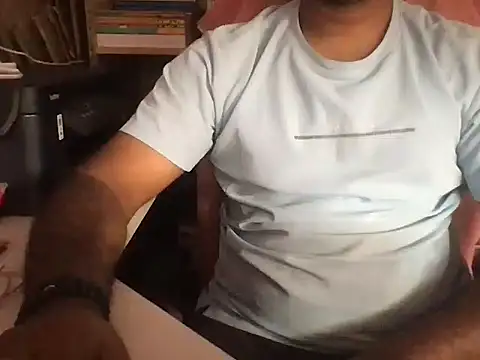 Snapshot of KingCobra_07 chatting on June 18, 10:52 am KingCobra 07 online show from June 18, 10:52 am
