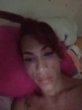 Snapshot of Sthefy_luna131 chatting on July 7, 3:42 am Sthefy luna131 online show from July 7, 3:42 am