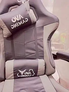 Snapshot of GirlNaughtyFull chatting on November 30, 12:20 pm GirlNaughtyFull online show from November 30, 12:20 pm