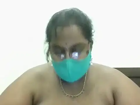 Snapshot of hootypriya chatting on November 5, 8:53 pm hootypriya online show from November 5, 8:53 pm